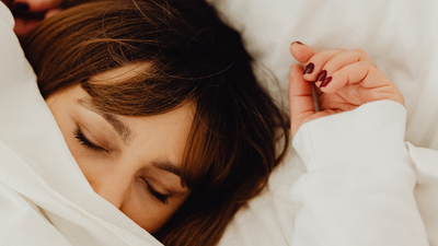 Can you sleep with your magnetic eyelashes on?